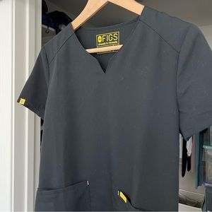 ~rare~ NWOT Figs back scrub top with notch collar, size XS